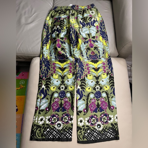 Zara Women’s Floral Print Satin Effect Wide Leg Flowy Pants - Size L - Picture 9 of 13